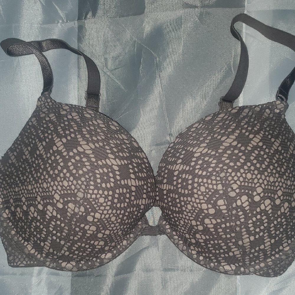 Victoria's Secret Full Coverage Push Up Bra with Adjustable Straps
